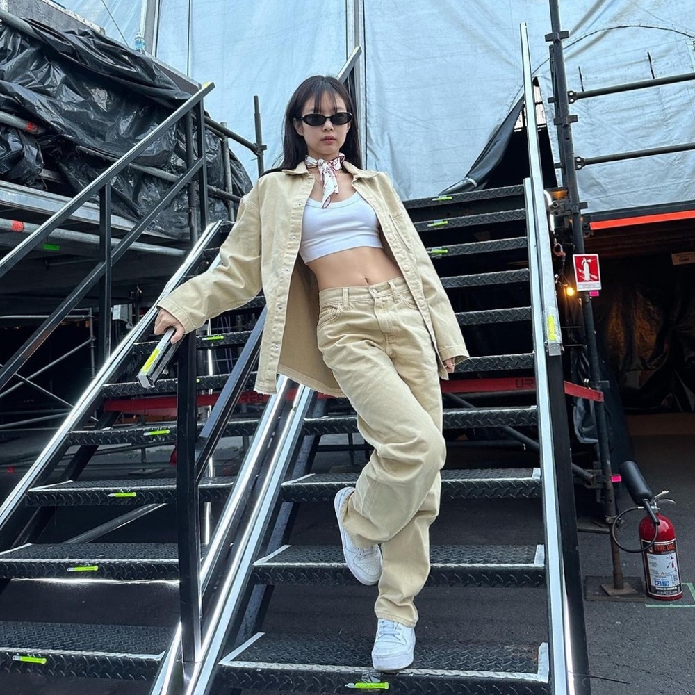 Jennie for Calvin Klein Overdyed 90s Fit Jean